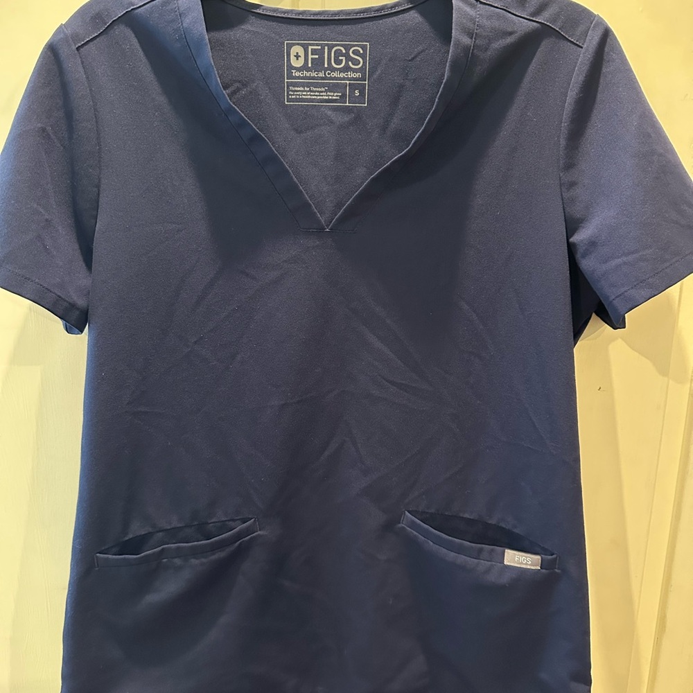 Figs Scrubs Navy Casma 3-Pocket Top